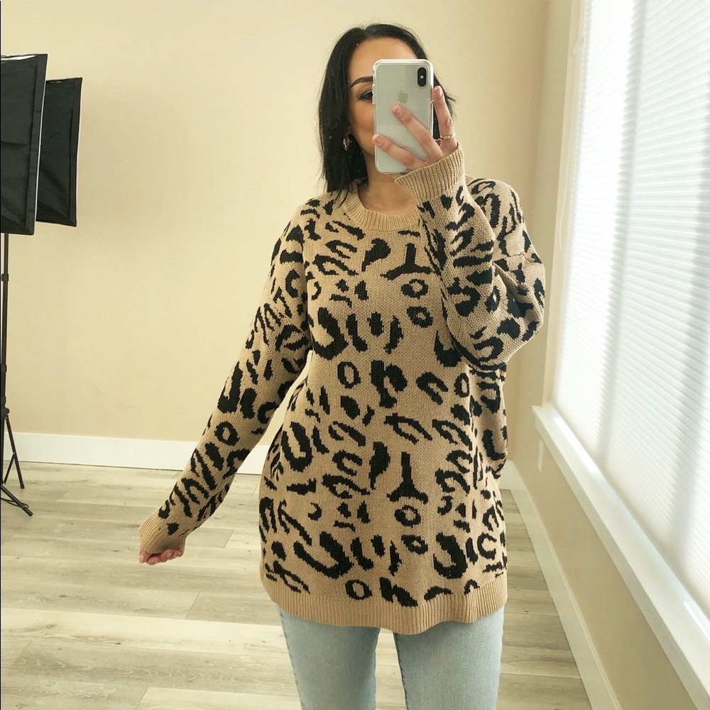 ANIMAL Print Crew Neck Sweater Oversized fit